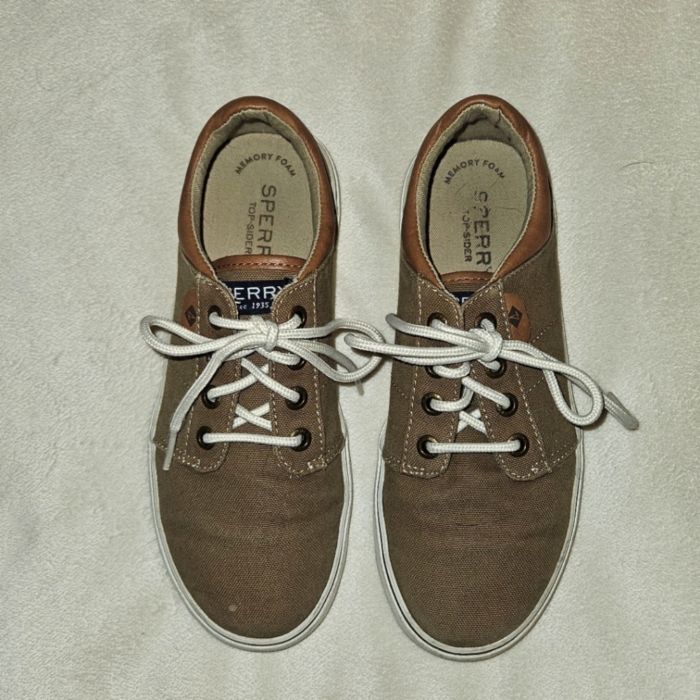 Boys, or unisex, Sperry Top-Siders, size 3